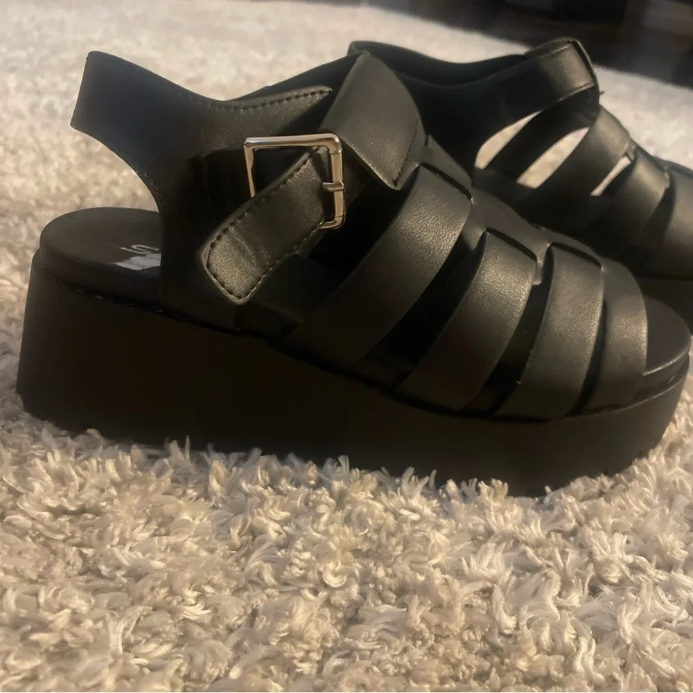 Soda fisherman woman’s platform sandals size 7 never worn